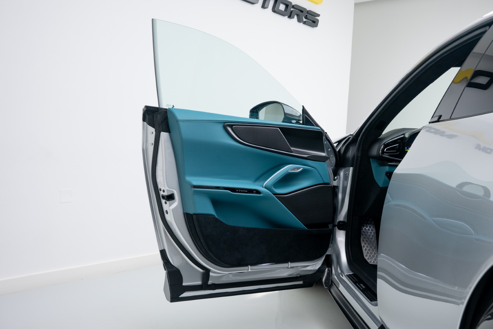2025 FERRARI PUROSANGUE | FULL CARBON | ATELIER CAR | MASSAGE SEATS | HIGH SPEC | MAIN DEALER SERVIC